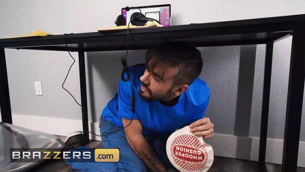 Brazzers - Hot College Girl Elsie Gets Her Tight Pussy Licked and Fucked by Stepbro - porntry.com on systemporn.com