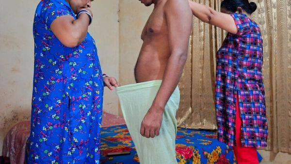 Desi Stepsister Shocked by My Big Dick - Hot Bengali Fuck Session - porntry.com - Pakistan on systemporn.com