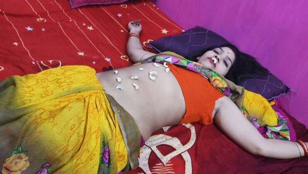 Bengali Couple Hot Sex - Sona Bhabhi Big Boobs & Kissing Scene - Desi Aunty Fuck - porntry.com - India on systemporn.com