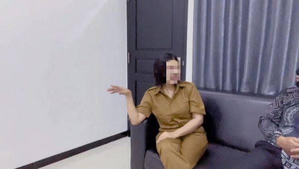 Hot Indonesian Teacher Fucks Principal for Promotion - Big Ass Cheating Wife in Office - veryfreeporn.com - Indonesia on systemporn.com