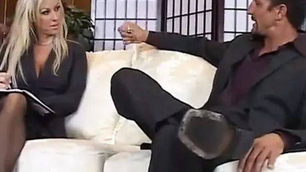 Stepmom Craves Huge Cock - Tommy Gunn Fucks Carolyn Reese Hard - veryfreeporn.com on systemporn.com