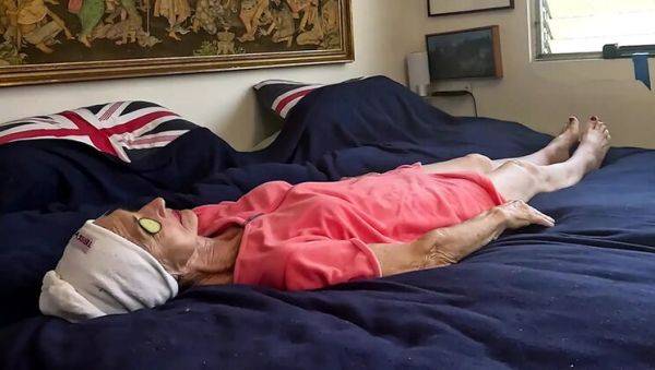 Hot MILF Gets Huge Facial Cumshot From Old Man - Amateur Couple Fun - veryfreeporn.com on systemporn.com