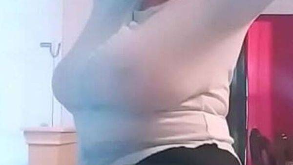 Hot And Juicy1 Shows Off Her Big Ass And Shaking Boobs - veryfreeporn.com on systemporn.com