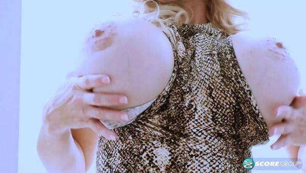 Billi Bardot Big Tits Solo Masturbation Hot Clit Play - porntry.com on systemporn.com