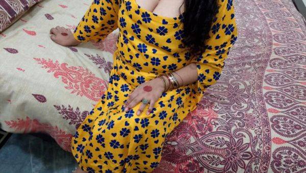 Indian Wife Cheats on Husband with Boss - First Time Hotel Sex - QueenbeautyQB - xxxfiles.com - India on systemporn.com