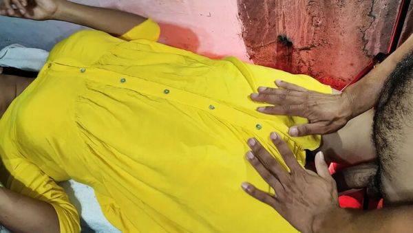 Indian village virgin's first anal sex with big cock in viral HD video - veryfreeporn.com - India on systemporn.com