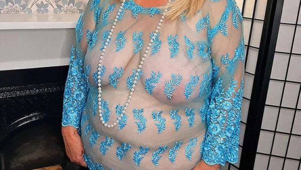 Cheating BBW Wife Sits On Face - Amateur Mature Slut Gets Ready - veryfreeporn.com - Britain on systemporn.com