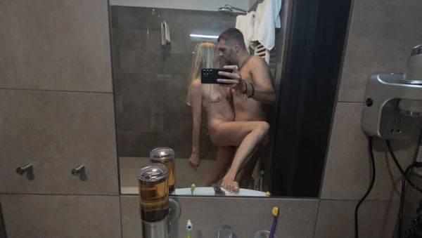 Hot Step Mom Melissa Annaliya Gets Fucked in Bathroom - Blowjob & Facial - veryfreeporn.com - Czech Republic on systemporn.com