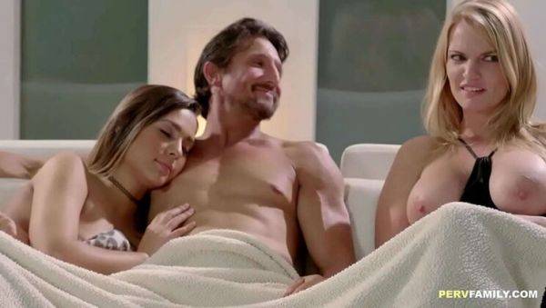 Jaye Summers caught riding stepdad cowgirl style - shocked family taboo - veryfreeporn.com on systemporn.com