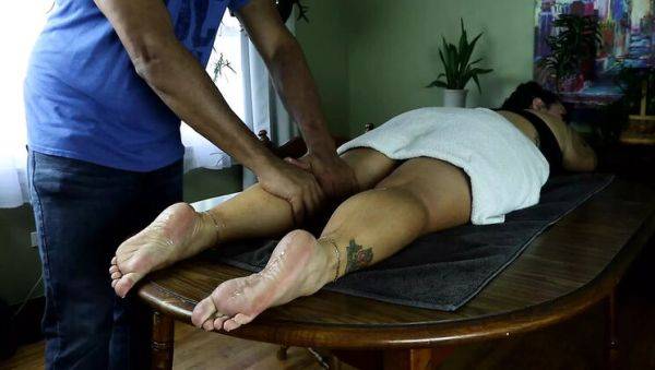 Amateur Footjob MILF Massage with BBC Climax on Feet - xxxfiles.com on systemporn.com