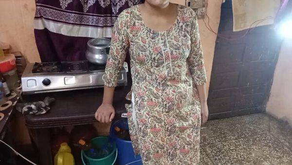 Desi stepmom cooking gets surprise hug from behind - Hindi dirty talk xxx - porntry.com - India on systemporn.com