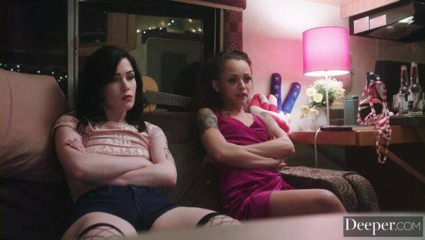 Holly Hendrix and Evelyn Claire. - porntry.com on systemporn.com