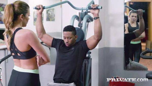 Verona Sky, the personal trainer enjoys interracial anal - porntry.com - Russia on systemporn.com