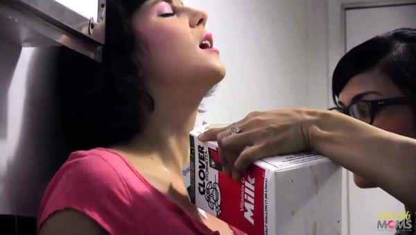 Lesbian Photographer Seduces Young Girl - Coral Aorta & Sasha Heart Fingering & Ass Eating - veryfreeporn.com - Britain on systemporn.com