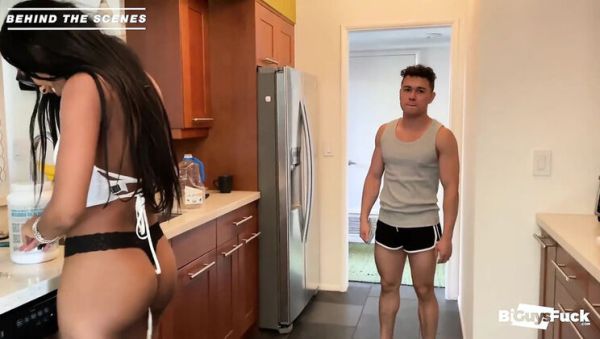 19 Year Old Brianna Moore Watches Guys Kiss & Giggles Before Getting Stuffed by Big Dick - xxxfiles.com - Britain on systemporn.com