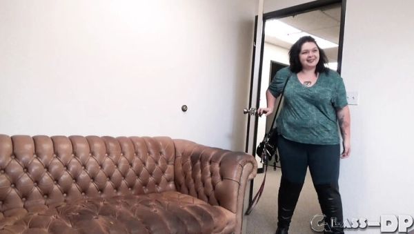 Horny BBW Teen 18 Year Old Slut Gets Casting Cumshot - Dee Bators - veryfreeporn.com - Britain - Usa on systemporn.com