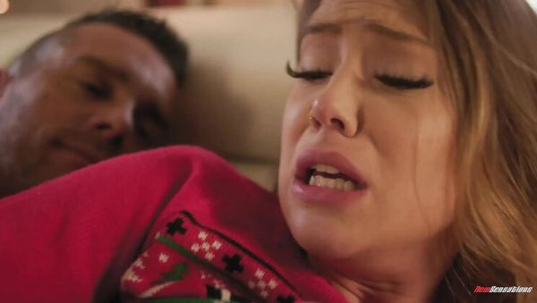 Teen Avery Cristy Gets Holiday Facial from Step Dad's Big Cock - xxxfiles.com - Britain on systemporn.com