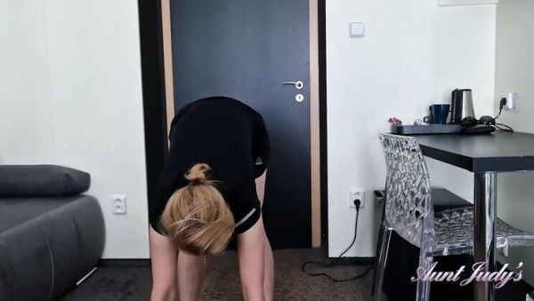 Busty Amateur MILF Wanilianna Hot Workout Solo Masturbation Orgasm - xxxfiles.com - Britain on systemporn.com