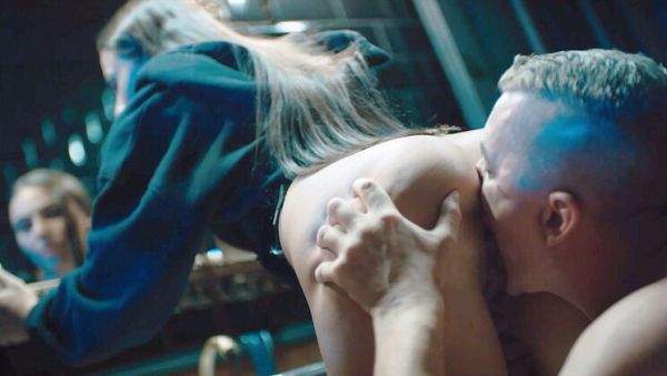 Time Stop Sex - Hot Brunette Milan Cheek Freezes for Homeowner's Freeuse Fuck - veryfreeporn.com - Britain - Japan on systemporn.com