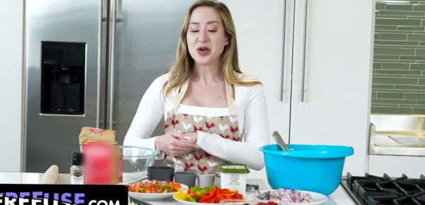 Stepson Fucks His Beautiful Stepmother During A Digital Interview For A Cooking Show - FreeUse - inxxx.com on systemporn.com