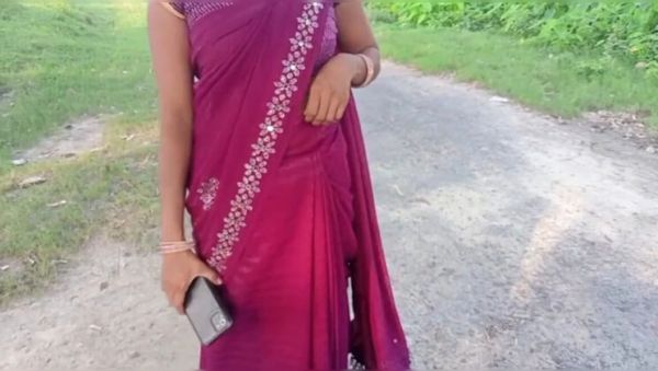 Village Bhabhi Fucks Her Husband on Road - porntry.com - India on systemporn.com