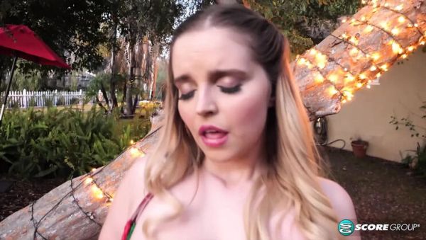 Codi Vore Wants to Come Over and Play Solo Outdoors - veryfreeporn.com - Britain on systemporn.com