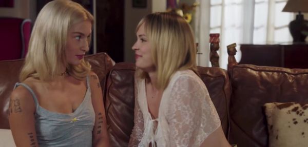 Petite blonde facesitts lesbian stepsis - inxxx.com on systemporn.com