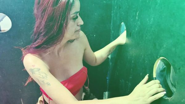 Wife sucks strangers in gloryhole and lets them cum! - veryfreeporn.com - Britain - Brazil on systemporn.com