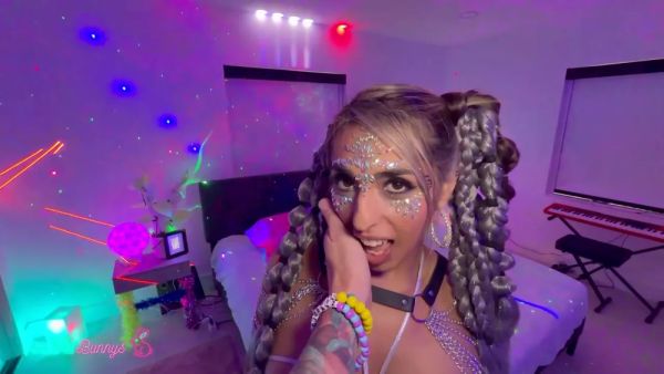Luna Spreads Wide As Brian Drills Her Cunt Under Uv Rave Strobes! - Luna Colombiana And Brian Omally - videohdzog.com on systemporn.com