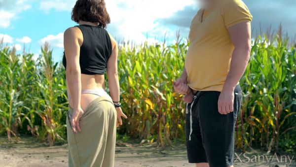 Petite MILF Fucks Stranger in Cornfield – Standing Sex & Cum on Ass - veryfreeporn.com - Britain on systemporn.com