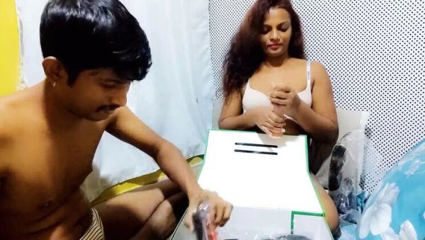 Nilmini Sheron and Don Fashion Diary Sex Toy Review – Sri Lankan Couple Homemade - veryfreeporn.com - India - Sri Lanka on systemporn.com