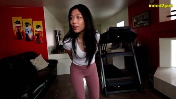INEED2PEE Miss Mia FIRST wetting her yoga pants - Ineed2pee Ineedamommy - hclips.com on systemporn.com