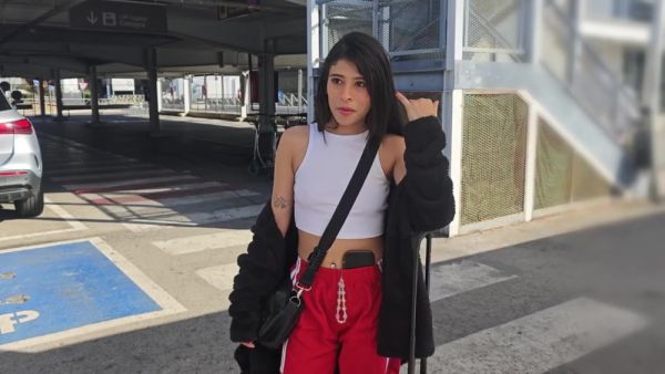 Smurfette vs. Grumpy Gnome: Madrid Airport, Porn’s KM.0! Mells - hclips.com - Colombia on systemporn.com