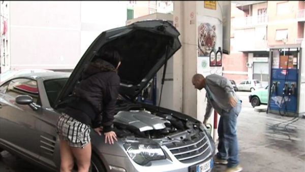 Big Cock Gas Station Attendant Fucks My Pussy Hard After Blowjob - veryfreeporn.com on systemporn.com