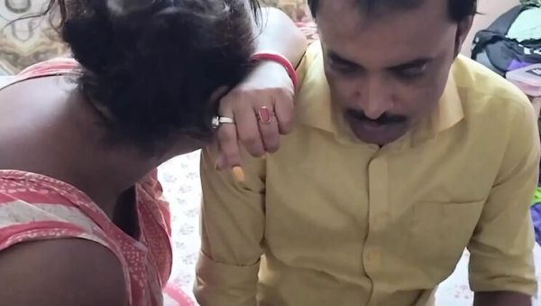 Desi Delivery Boy Fucks Horny Housewife Doggystyle - Big Tits Indian Homemade Sex - porntry.com - India on systemporn.com