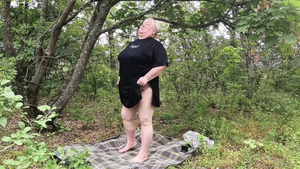 Stepmom Gets Naked in Park and Fingers Her Fat Pussy - xxxfiles.com on systemporn.com