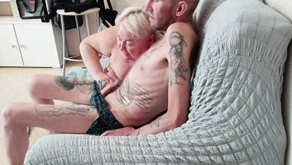 Stepmom Deep Throat Blowjob Makes Me Cum Hard - porntry.com on systemporn.com