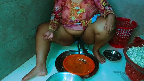 Desi Bhabhi Fucked Hard in Kitchen While Cooking - Huge Anal & Big Ass Doggy Style - porntry.com - India on systemporn.com