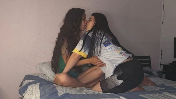 Homemade Lesbian Wife Caught by Husband - Jennyferpimenta Teen Latina Brunette 3some - veryfreeporn.com - Brazil on systemporn.com