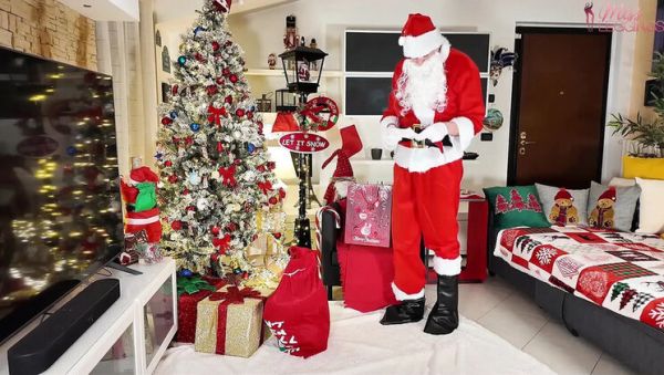 Italian Stepmom in Lingerie Gets Excited with Viagra for Santa - Blowjob & Doggystyle Christmas Roleplay - veryfreeporn.com - Italy on systemporn.com