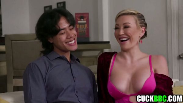 Hotwife Squirts on BBC While Cuck Hubby Films - porntry.com on systemporn.com