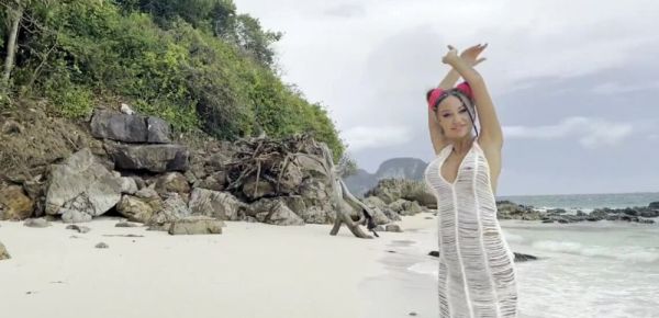 Monika Fox Swims In Sea And Fucks Pussy With A Big Dildo On A White Sand Beach - inxxx.com - Russia on systemporn.com