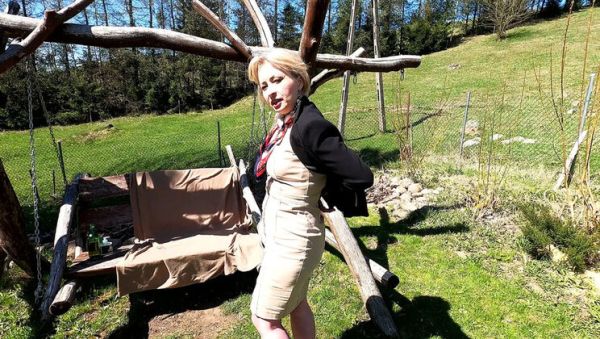 Blonde Mature Outdoor Golden Shower - Big Booty Wanilianna Squirts in HD - porntry.com - Britain on systemporn.com