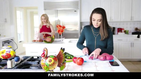 Alix Lynx Thanksgiving Orgy - MILF Step Fantasy with Cum in Mouth - xxxfiles.com - Britain on systemporn.com