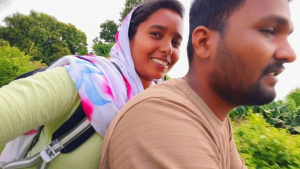 Desi Bhabhi College Girl Outdoor Sex - Permi Pooja Hot Boobs Sucking in Public Jungle - veryfreeporn.com - India on systemporn.com