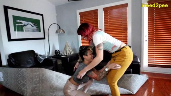 INEED2PEE Loosey vs Mya but they both pee their tight pants! - Ineed2pee Ineedamommy - hclips.com on systemporn.com