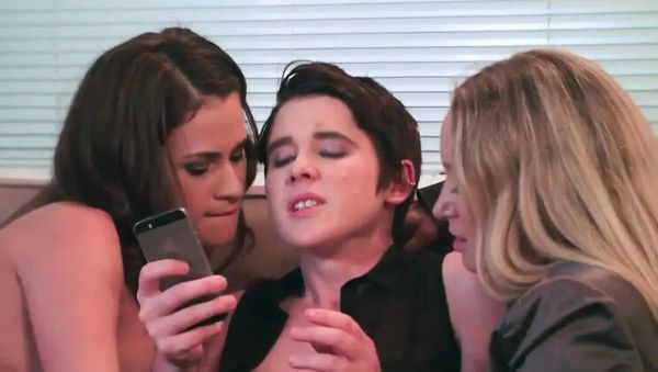 Lesbian Threesome Double Pussy Fingering with Aiden Starr, Lily Cade, Vanessa Veracruz - veryfreeporn.com - Britain on systemporn.com