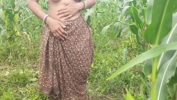Desi village Bhabhi Sukunmi outdoor sex with devar in jungle - public nudity & doggy style - veryfreeporn.com - India on systemporn.com