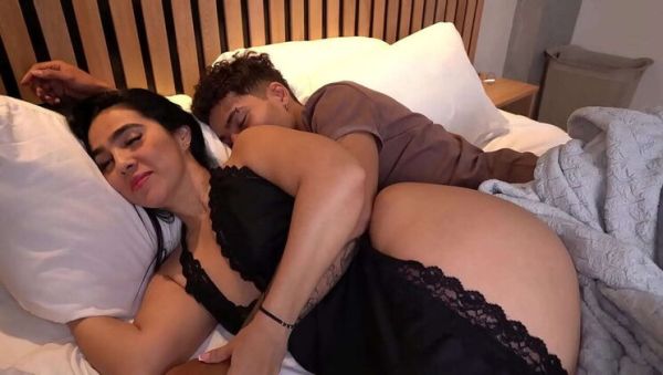 Skinny step son fucks his big ass stepmom in hotel room mix up - Sarah Black Thiago Lopez - xxxfiles.com - Mexico - Usa - Brazil - Spain on systemporn.com