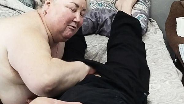 MILF stepmom deep throat blowjob and cumshot swallowed in homemade HD video - veryfreeporn.com - Russia on systemporn.com